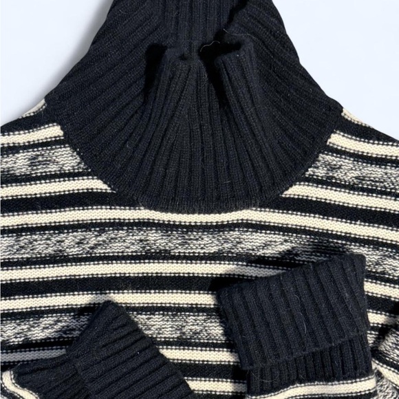 Nordstrom 100% Cashmere Turtleneck Sweater Coastal Navy Ivory Stripe XS New - Picture 4 of 9